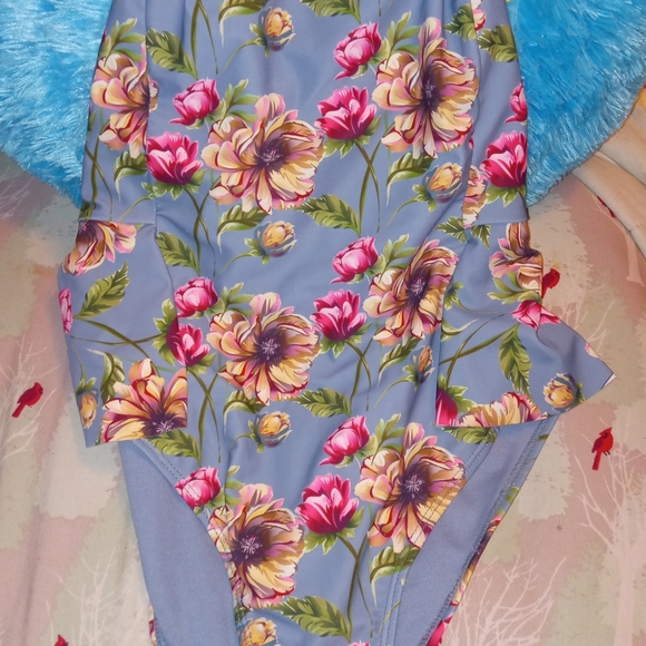 Vigoss Floral Ruffle sides one piece swimsuit Size Small Ties around Neck - Picture 6 of 9